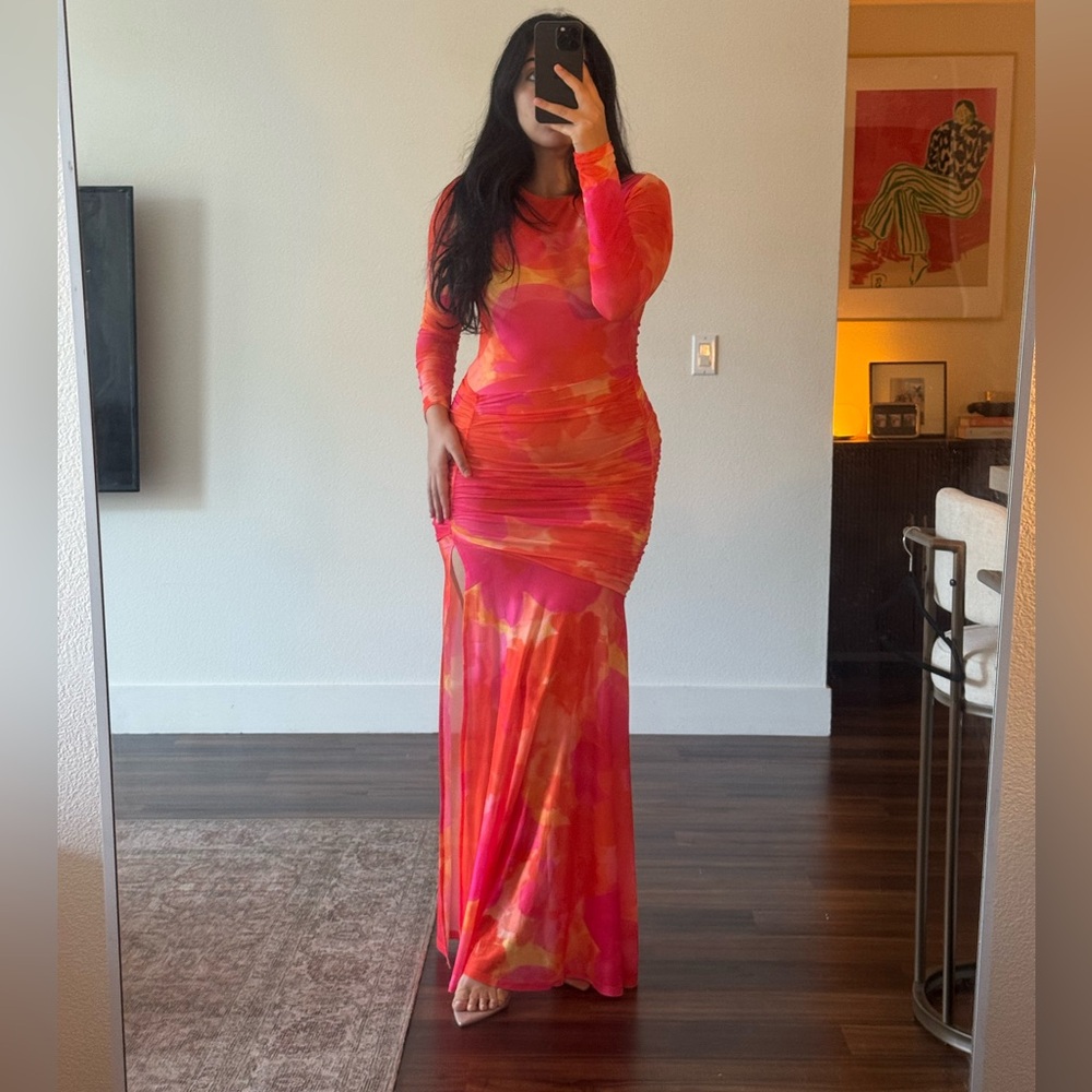 RNWY | M | Vibrant Pink and Orange Long Sleeve Dress | Leg Slit